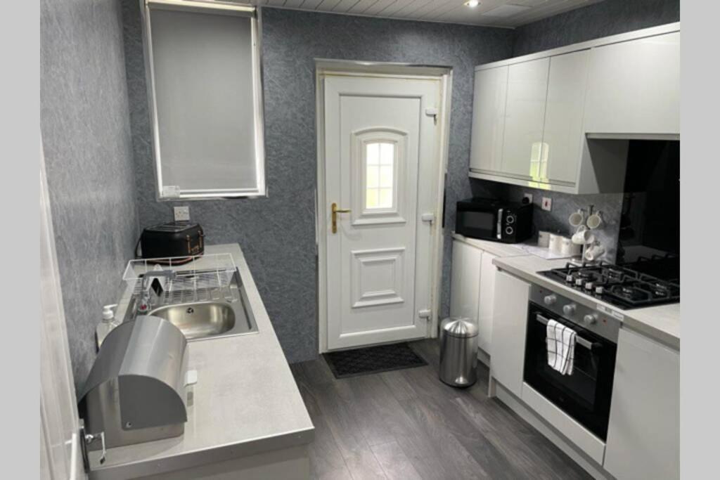 Beautiful Two Bedroom Flat By The Loch Balloch Eksteriør bilde